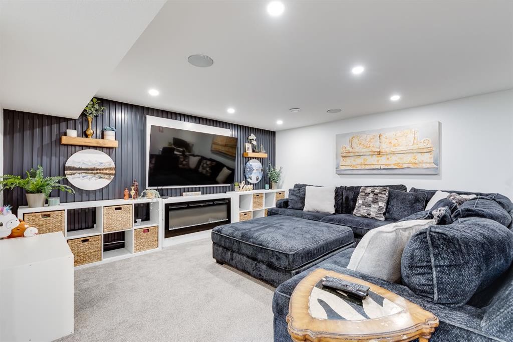 179 Capri Avenue Nw, Calgary, AB - Indoor