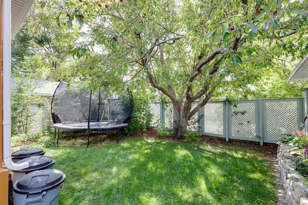 179 Capri Avenue Nw, Calgary, AB - Outdoor With Deck Patio Veranda