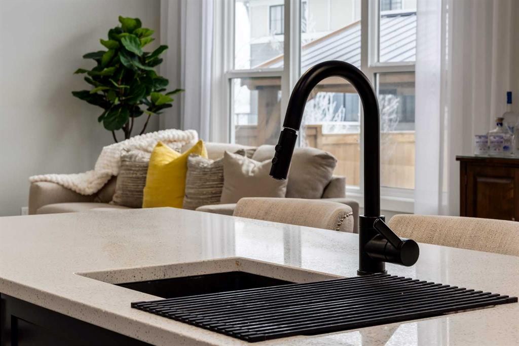 18 South Shore Bay, Chestermere, AB - Indoor