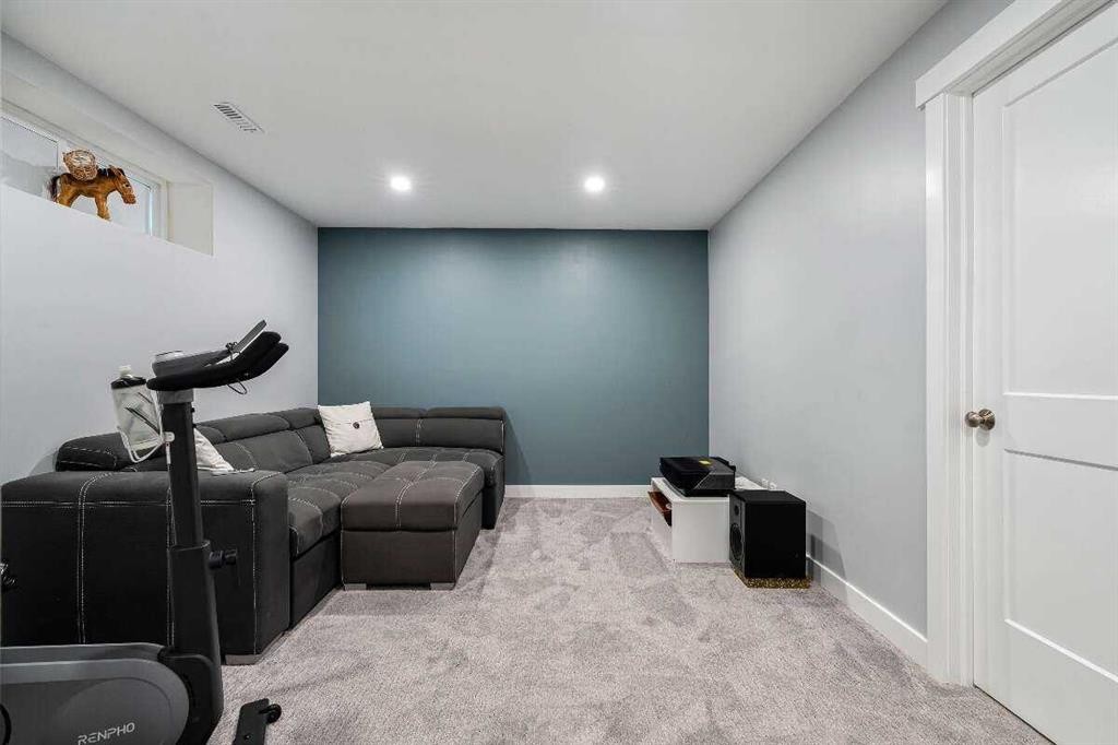 359 Mt Apex Green Se, Calgary, AB - Indoor