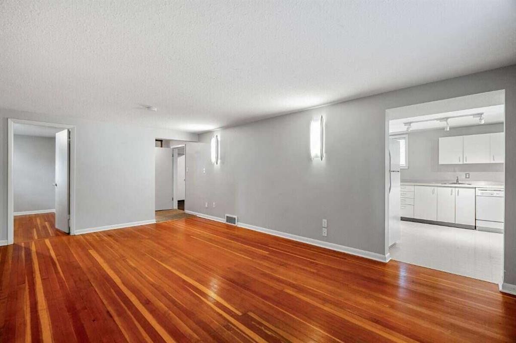 2307 Richmond Road Sw, Calgary, AB - Indoor
