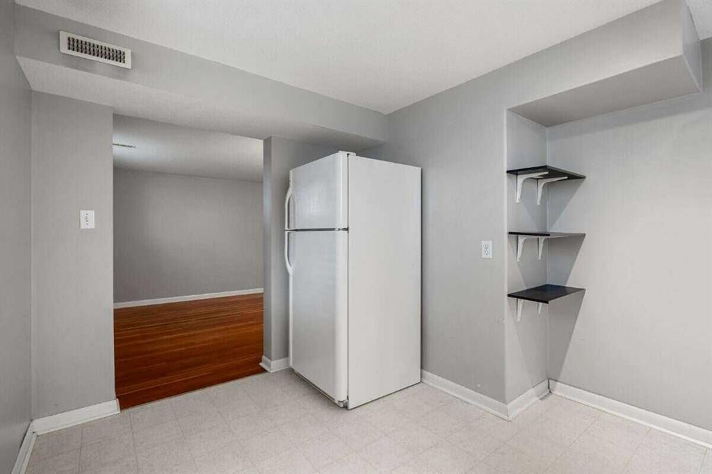 2307 Richmond Road Sw, Calgary, AB - Indoor