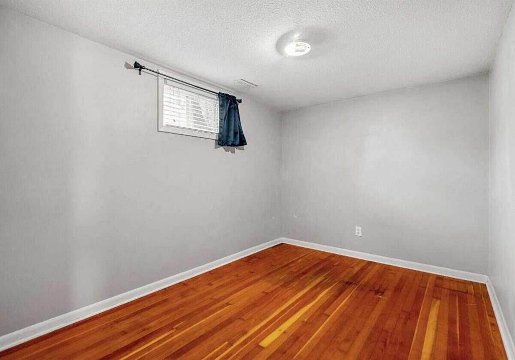 2307 Richmond Road Sw, Calgary, AB - Indoor Photo Showing Other Room