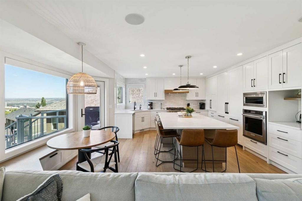 22 Patrick View Sw, Calgary, AB - Indoor