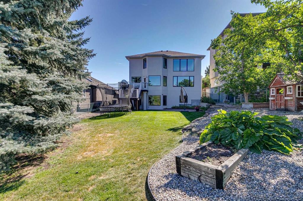 22 Patrick View Sw, Calgary, AB - Outdoor
