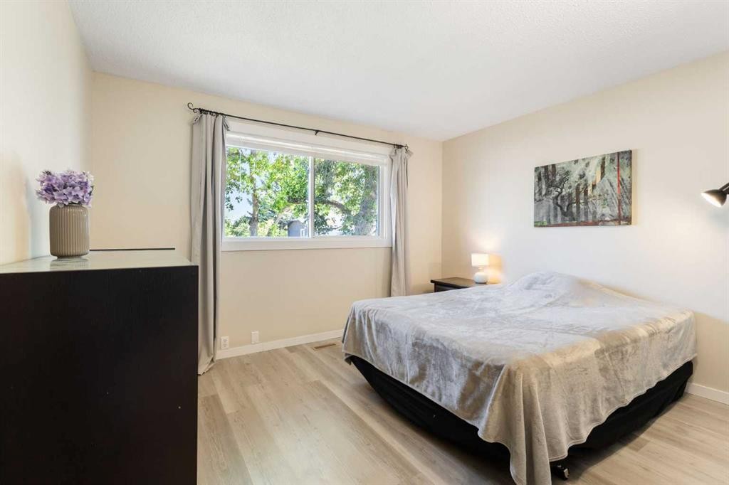 14904 1 Street Se, Calgary, AB - Indoor Photo Showing Bedroom