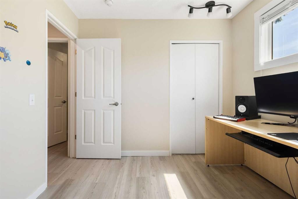 14904 1 Street Se, Calgary, AB - Indoor