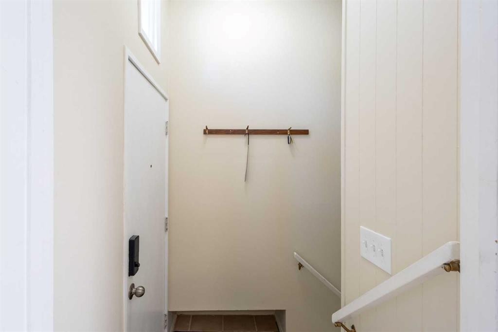14904 1 Street Se, Calgary, AB - Indoor Photo Showing Other Room