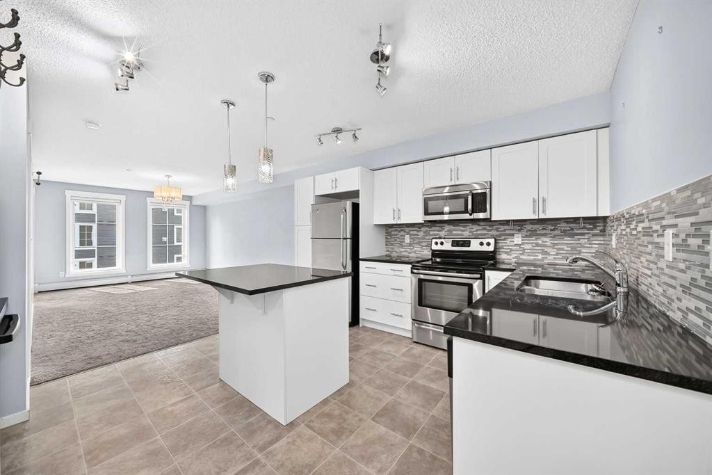 5315-755 Copperpond Boulevard Se, Calgary, AB - Indoor Photo Showing Kitchen With Upgraded Kitchen