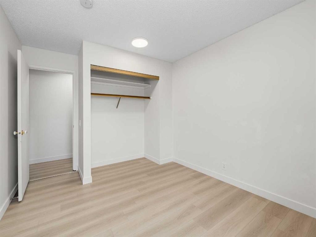 6506 Ranchview Drive Nw, Calgary, AB - Indoor Photo Showing Other Room