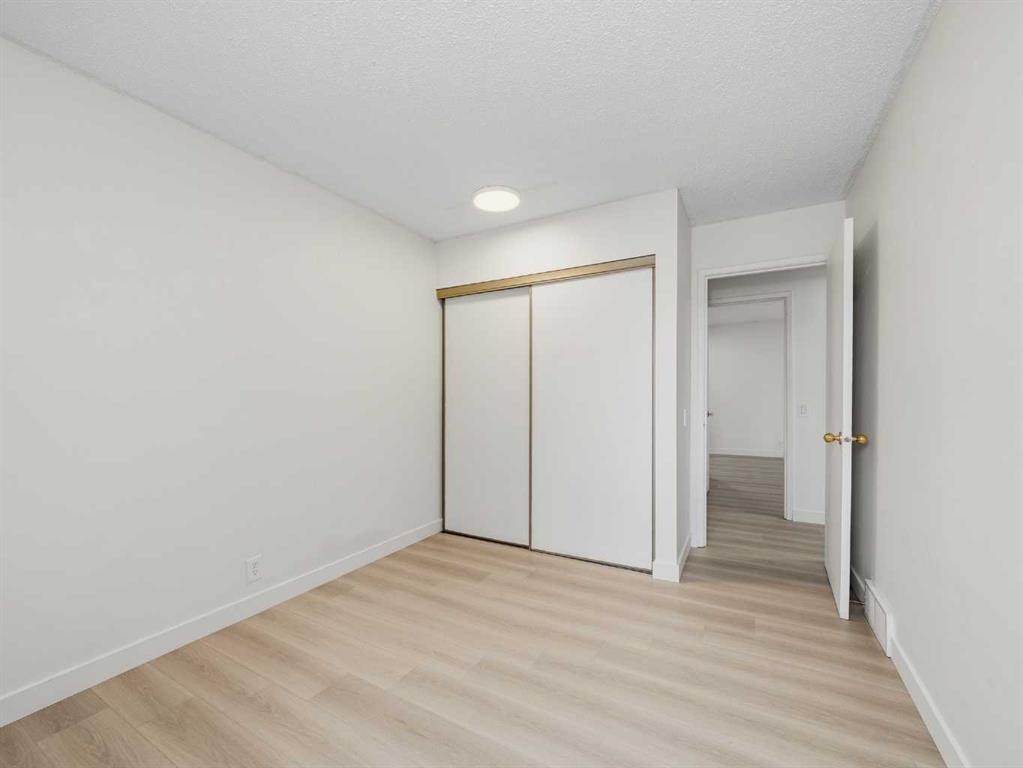 6506 Ranchview Drive Nw, Calgary, AB - Indoor Photo Showing Other Room