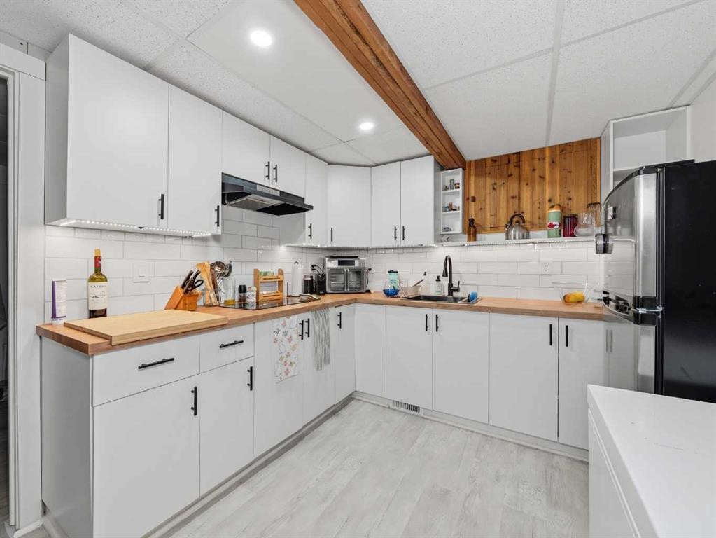 6506 Ranchview Drive Nw, Calgary, AB - Indoor Photo Showing Kitchen