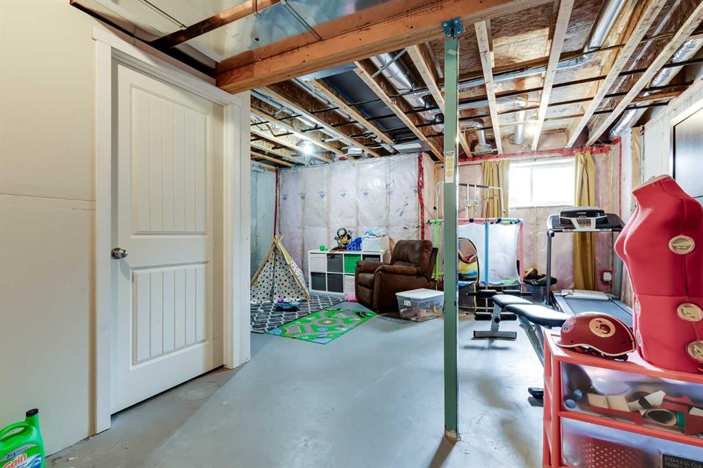 72 Copperpond Landing Se, Calgary, AB - Indoor Photo Showing Basement
