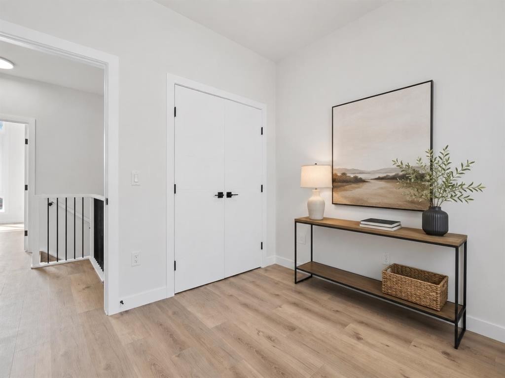 2354 7 Street Nw, Calgary, AB - Indoor