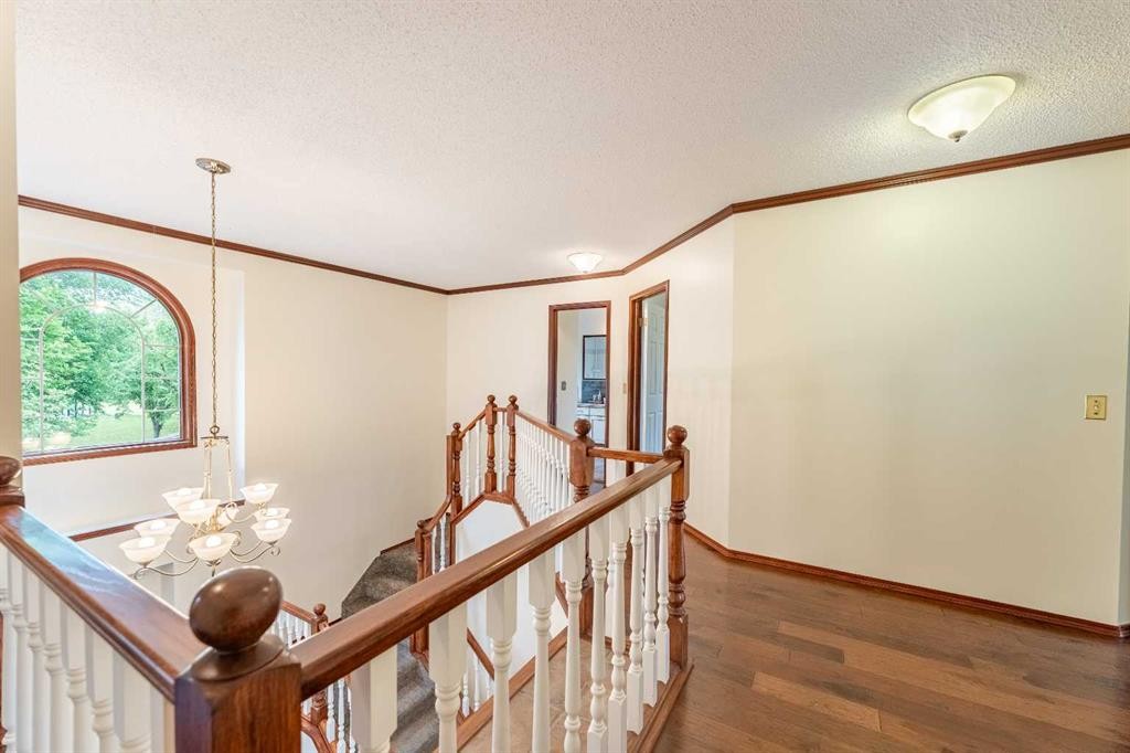46 Mountain Park Drive Se, Calgary, AB - Indoor Photo Showing Other Room