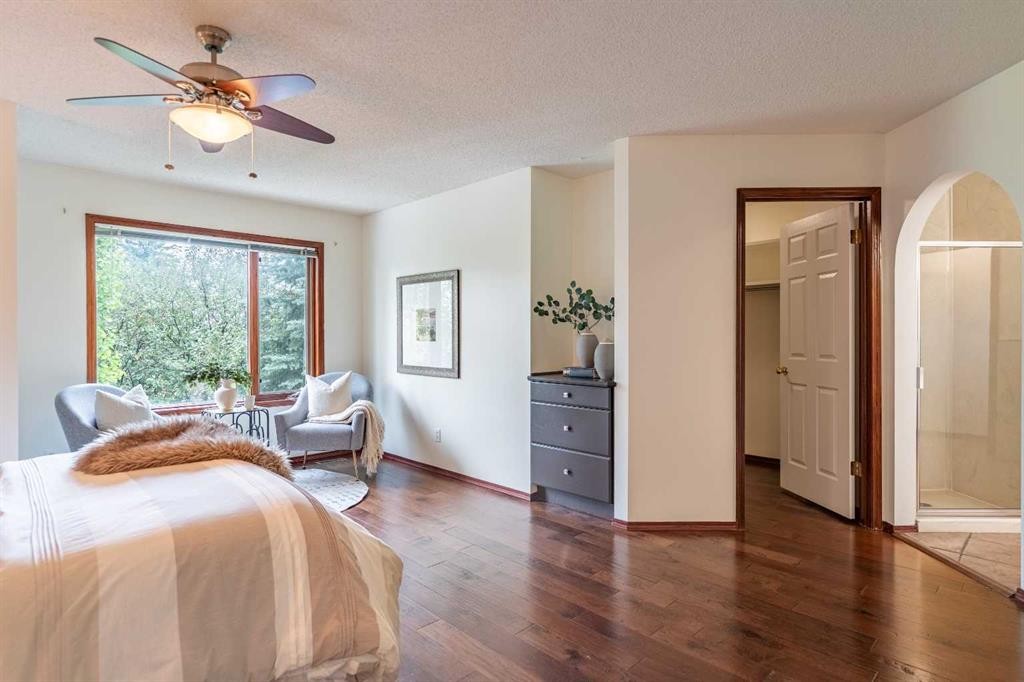 46 Mountain Park Drive Se, Calgary, AB - Indoor Photo Showing Bedroom