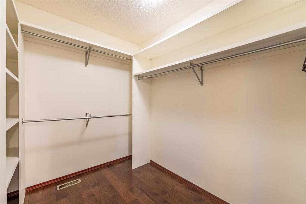 46 Mountain Park Drive Se, Calgary, AB - Indoor Photo Showing Other Room