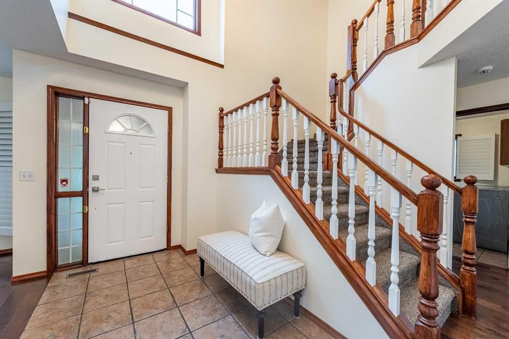 46 Mountain Park Drive Se, Calgary, AB - Indoor Photo Showing Other Room