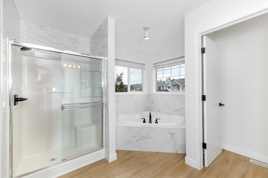 28 Coral Reef Link Ne, Calgary, AB - Indoor Photo Showing Bathroom
