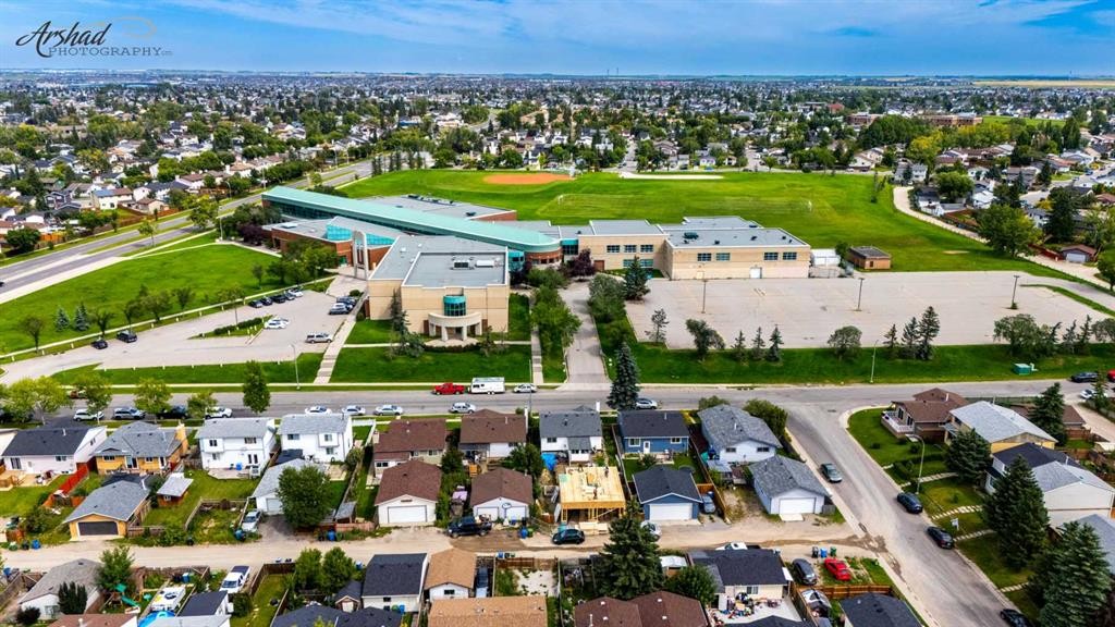 28 Coral Reef Link Ne, Calgary, AB - Outdoor With View