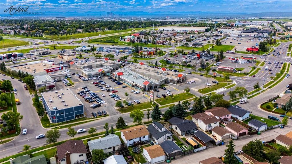 28 Coral Reef Link Ne, Calgary, AB - Outdoor With View
