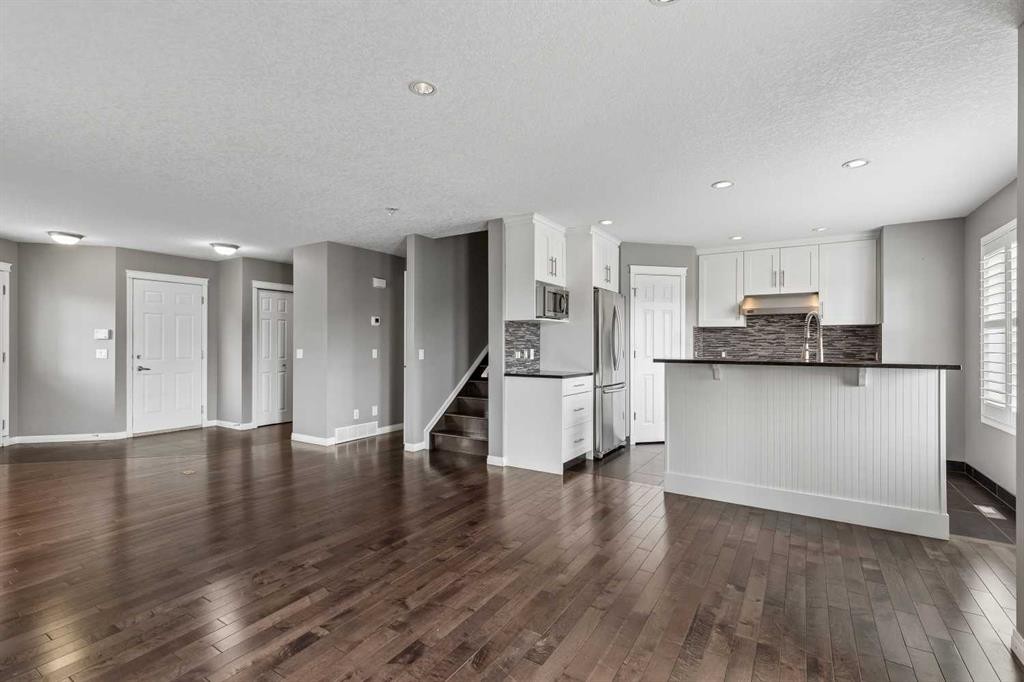 139 Hidden Creek Gardens Nw, Calgary, AB - Indoor Photo Showing Kitchen