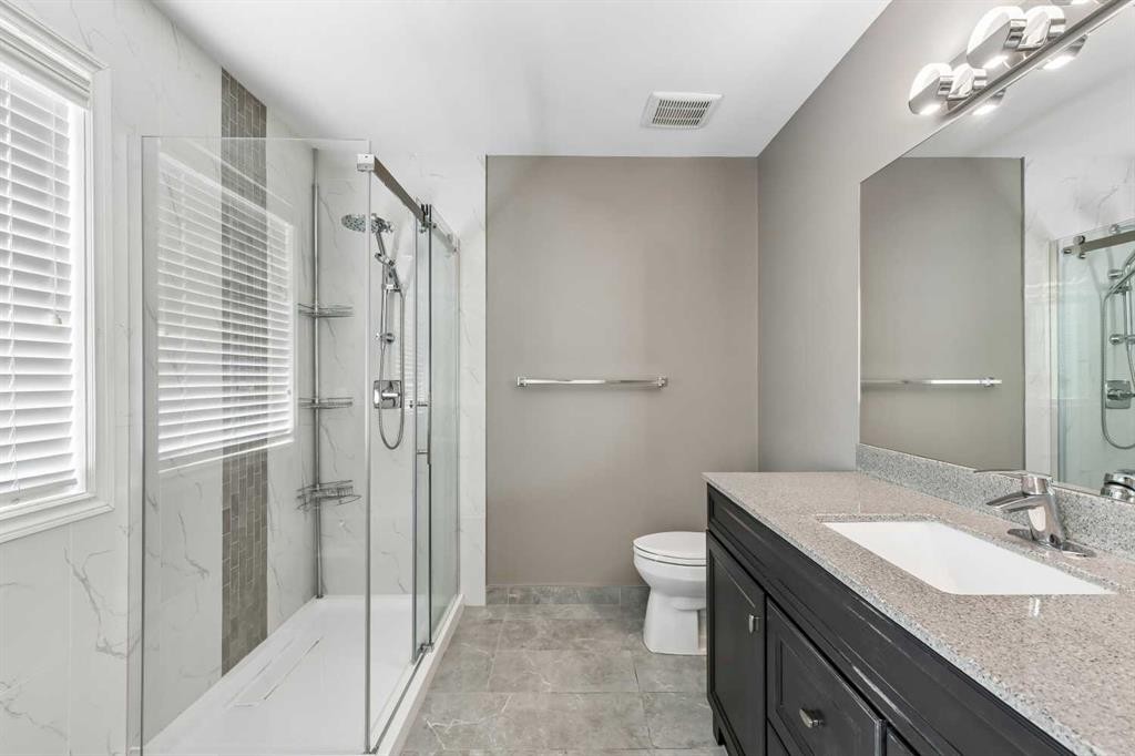 139 Hidden Creek Gardens Nw, Calgary, AB - Indoor Photo Showing Bathroom