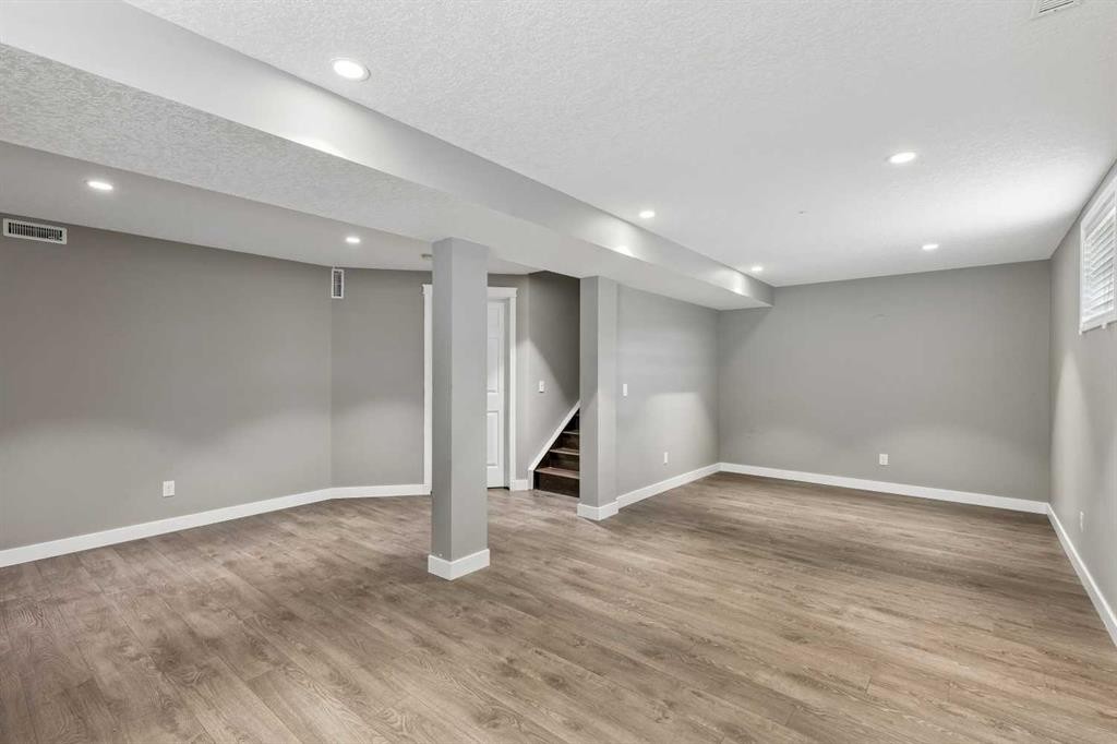 139 Hidden Creek Gardens Nw, Calgary, AB - Indoor