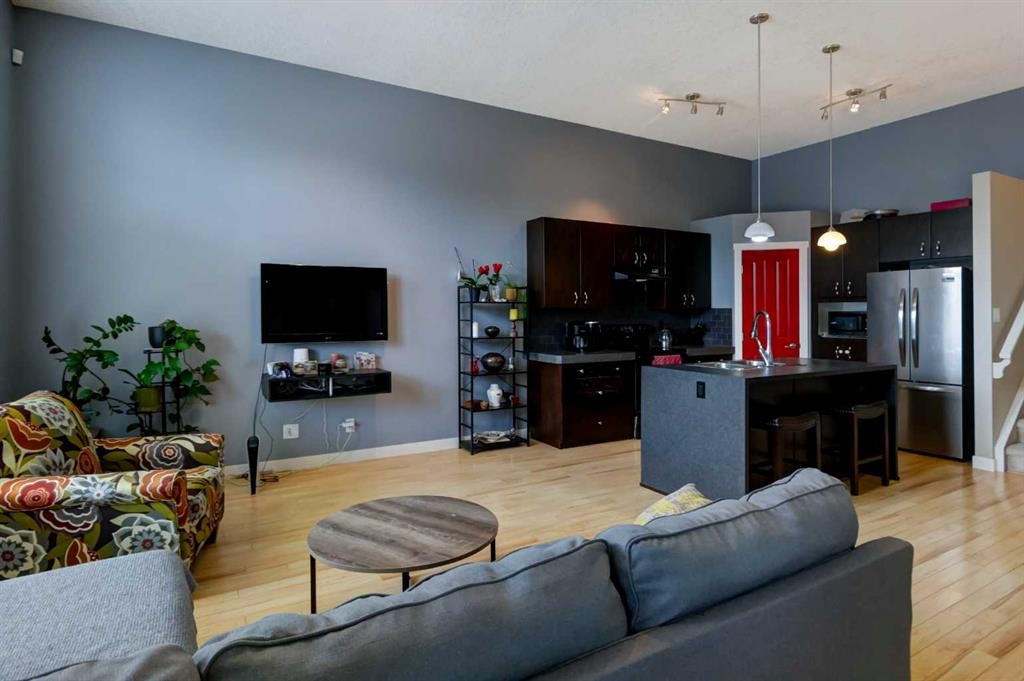 6 Elgin Meadows Road Se, Calgary, AB - Indoor Photo Showing Living Room