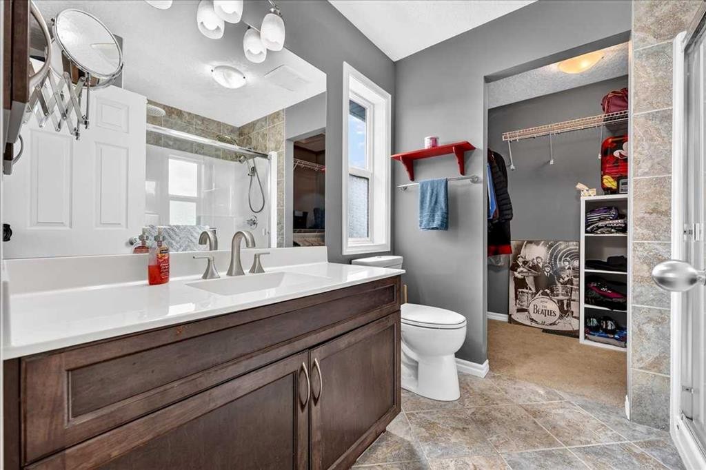 128 Cranberry Circle Se, Calgary, AB - Indoor Photo Showing Bathroom