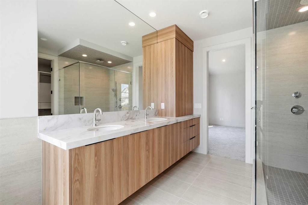 3 Mystic Ridge Way Sw, Calgary, AB - Indoor Photo Showing Bathroom