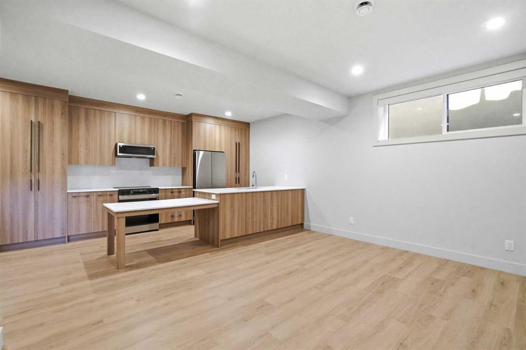 3 Mystic Ridge Way Sw, Calgary, AB - Indoor Photo Showing Kitchen