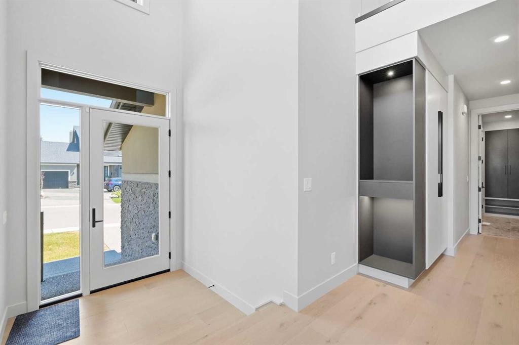 3 Mystic Ridge Way Sw, Calgary, AB - Indoor Photo Showing Other Room