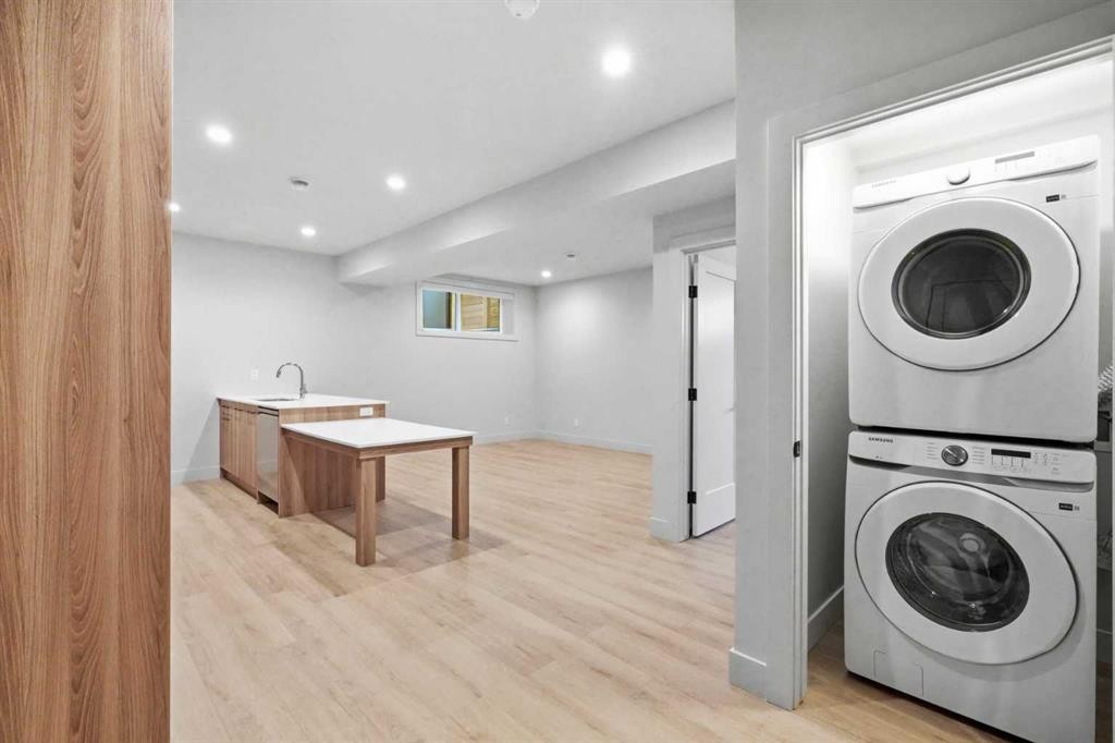 3 Mystic Ridge Way Sw, Calgary, AB - Indoor Photo Showing Laundry Room