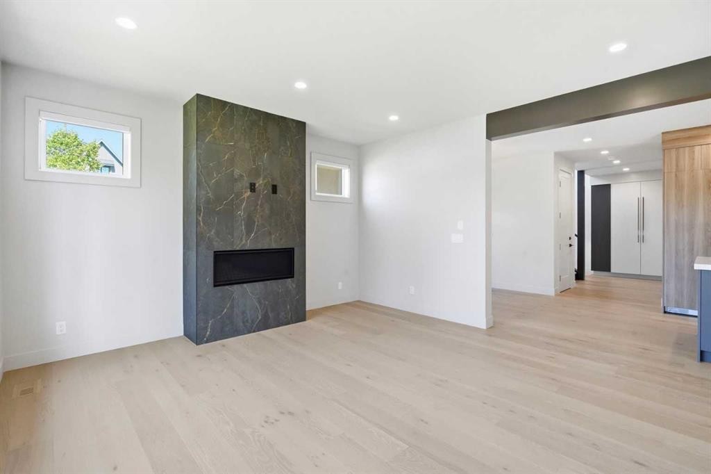 3 Mystic Ridge Way Sw, Calgary, AB - Indoor Photo Showing Other Room