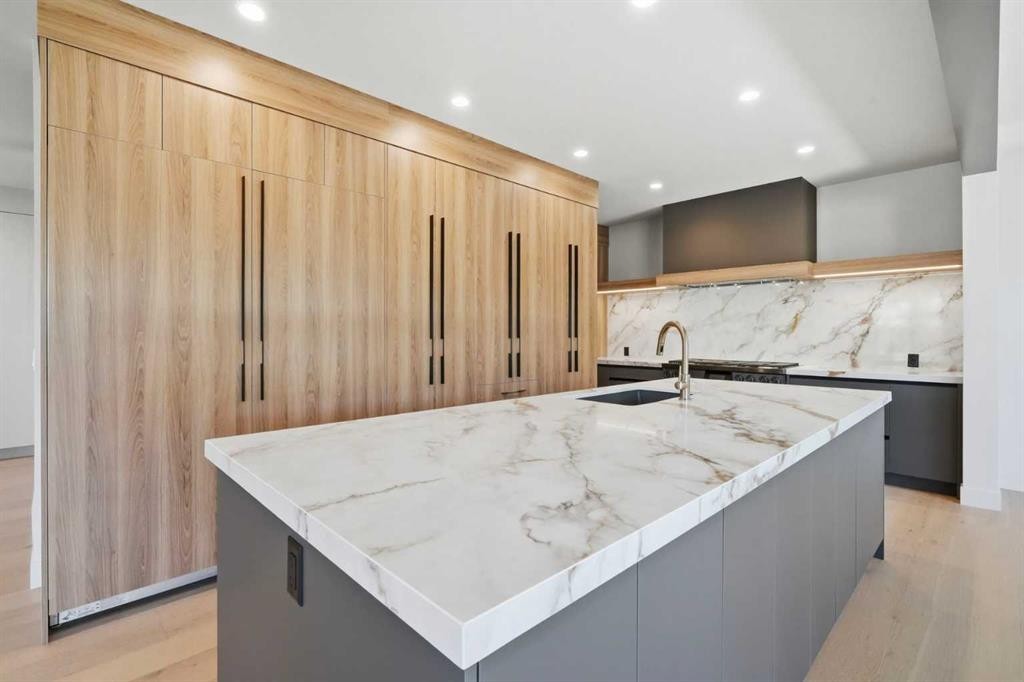 3 Mystic Ridge Way Sw, Calgary, AB - Indoor Photo Showing Kitchen