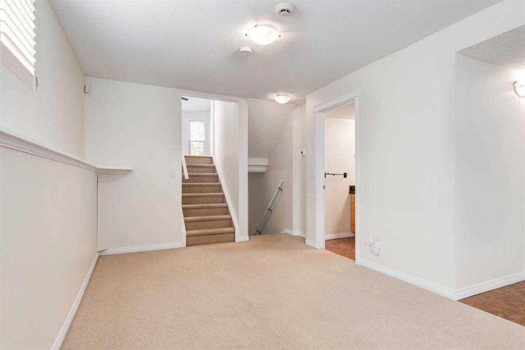 2234 15A Street Se, Calgary, AB - Indoor Photo Showing Other Room