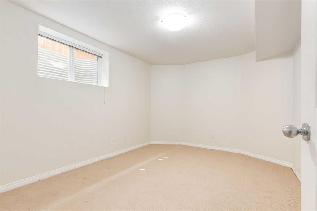 2234 15A Street Se, Calgary, AB - Indoor Photo Showing Other Room