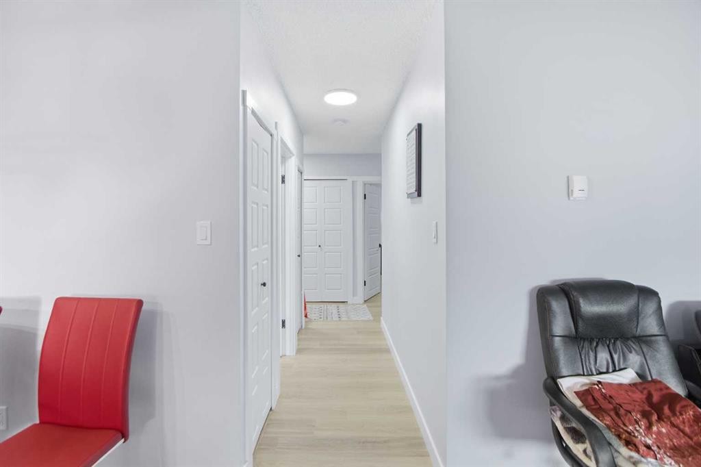 205-8231 Elbow, Calgary, AB - Indoor