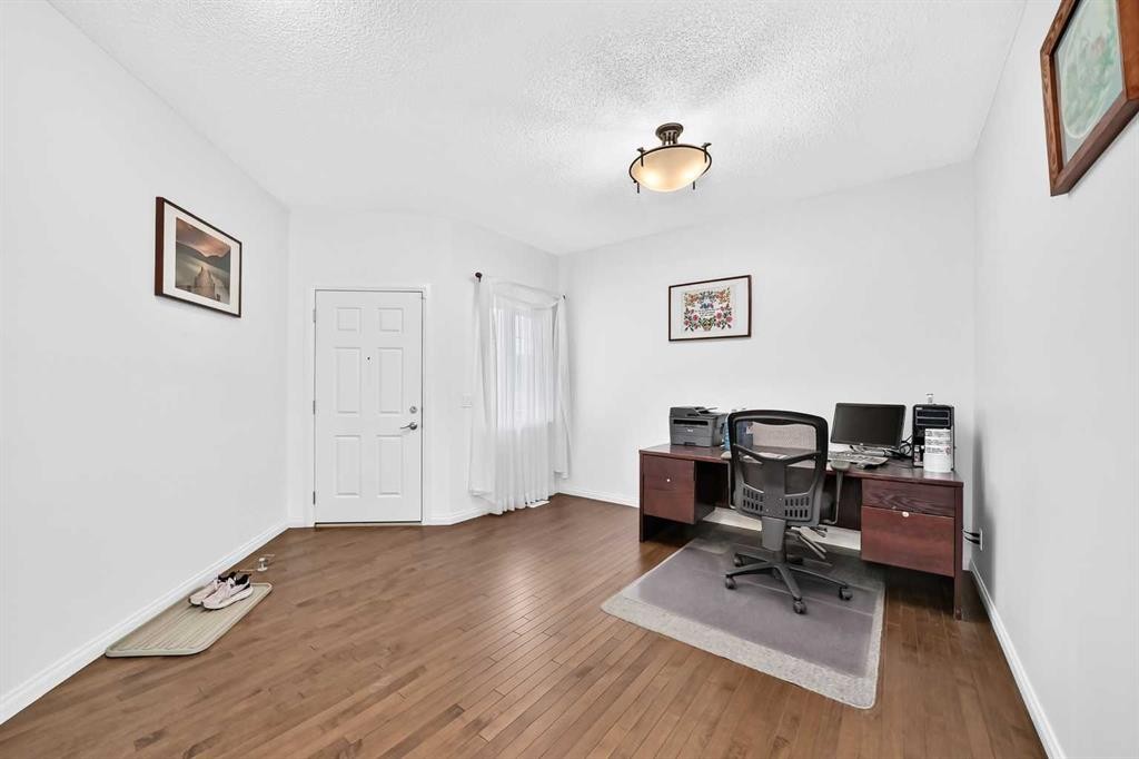 212 Aspenmere Close, Chestermere, AB - Indoor Photo Showing Office