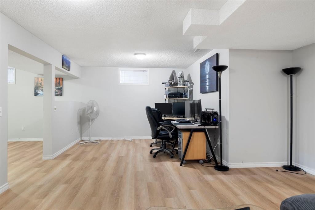 76 Douglas Ridge Close Se, Calgary, AB - Indoor