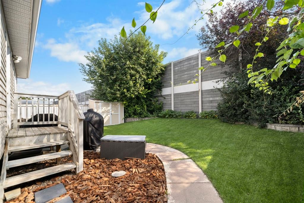 76 Douglas Ridge Close Se, Calgary, AB - Outdoor