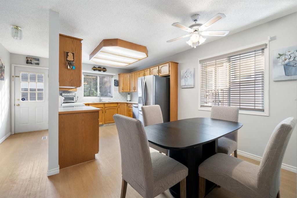 76 Douglas Ridge Close Se, Calgary, AB - Indoor Photo Showing Dining Room