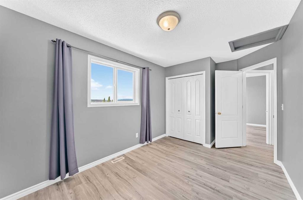 65 Tuscarora Place Nw, Calgary, AB - Indoor Photo Showing Other Room