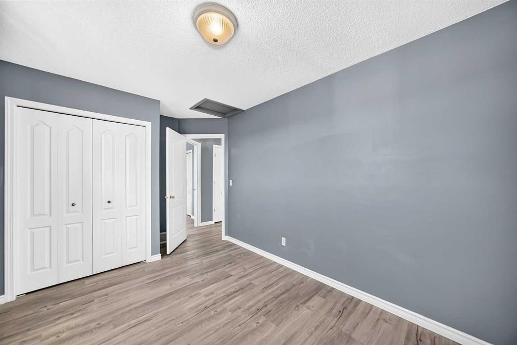 65 Tuscarora Place Nw, Calgary, AB - Indoor Photo Showing Other Room