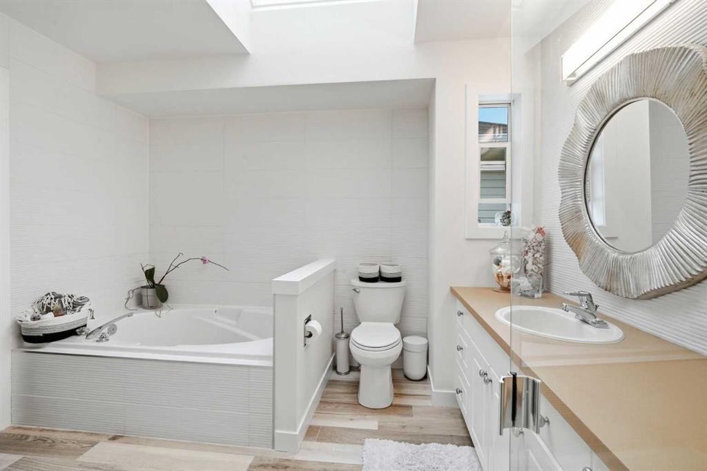 173 Tuscany Ridge View Nw, Calgary, AB - Indoor Photo Showing Bathroom
