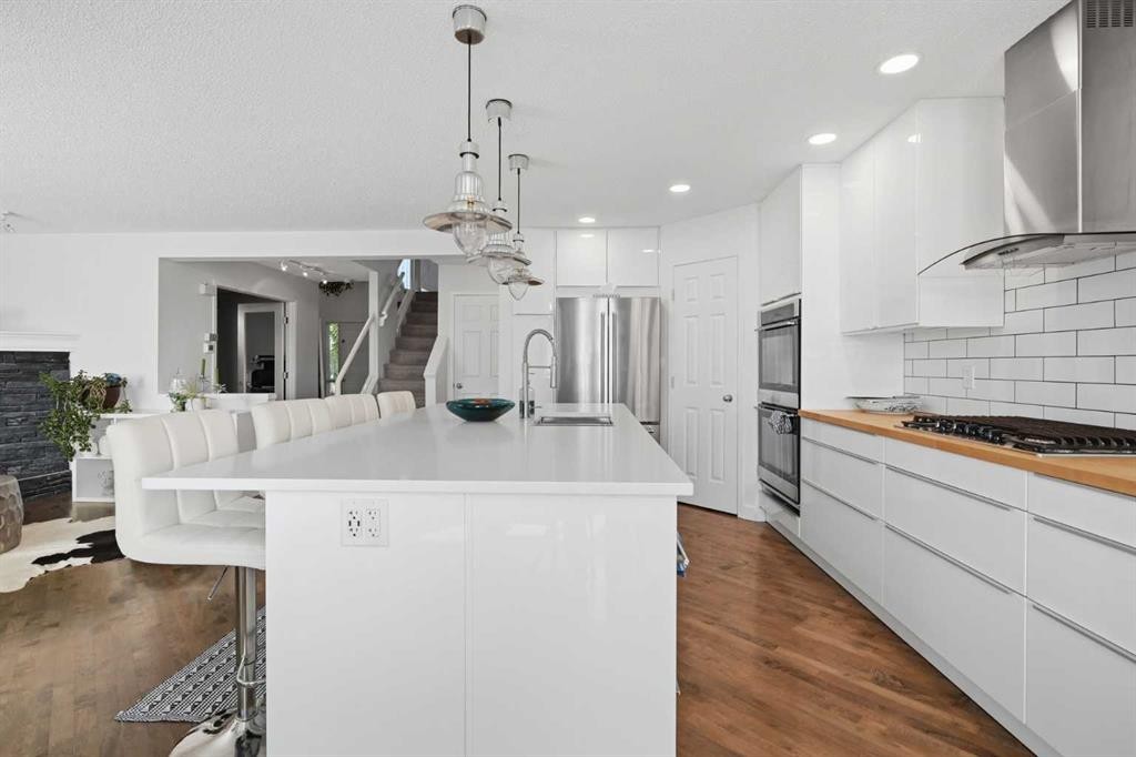 173 Tuscany Ridge View Nw, Calgary, AB - Indoor Photo Showing Kitchen With Upgraded Kitchen