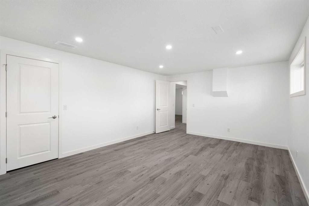 6008 Dalgetty Drive Nw, Calgary, AB - Indoor Photo Showing Other Room