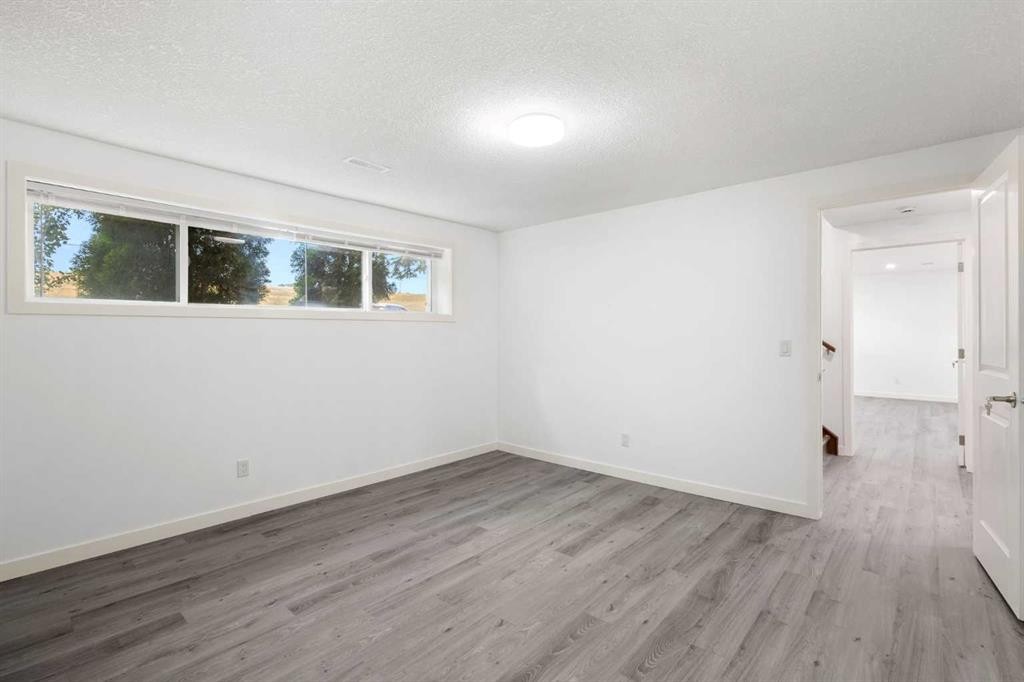 6008 Dalgetty Drive Nw, Calgary, AB - Indoor Photo Showing Other Room