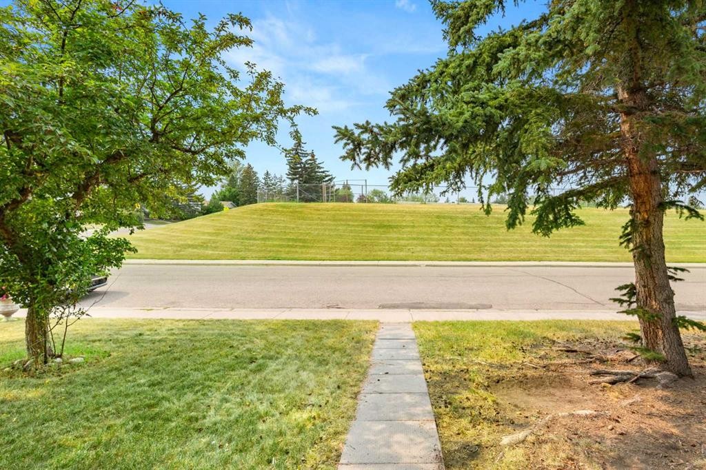 6008 Dalgetty Drive Nw, Calgary, AB - Outdoor With View